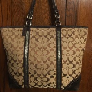 Coach Signature Bideddo Tote